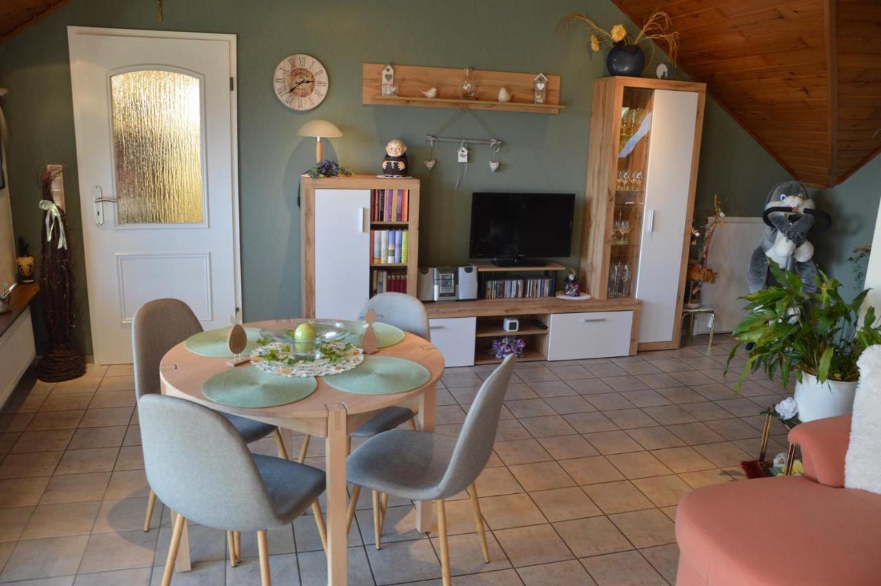 Ferienwohnung Auszeit Waxweiler Екстериор снимка