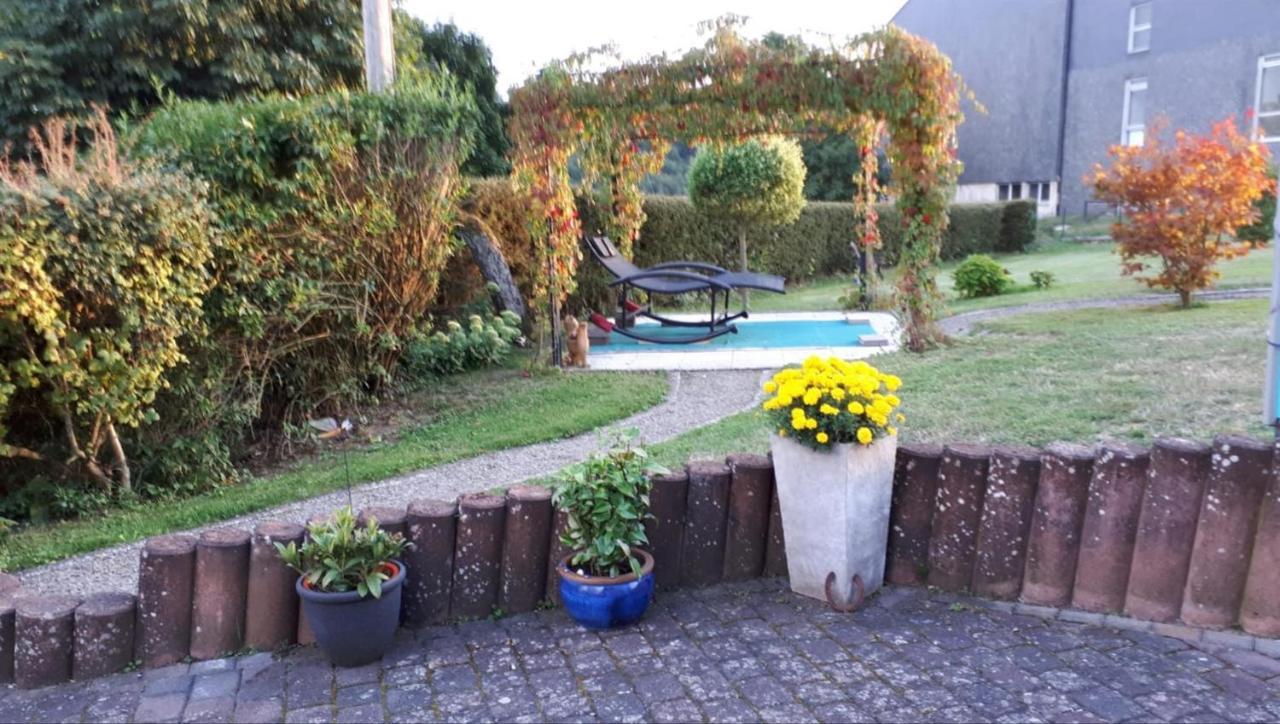 Ferienwohnung Auszeit Waxweiler Екстериор снимка