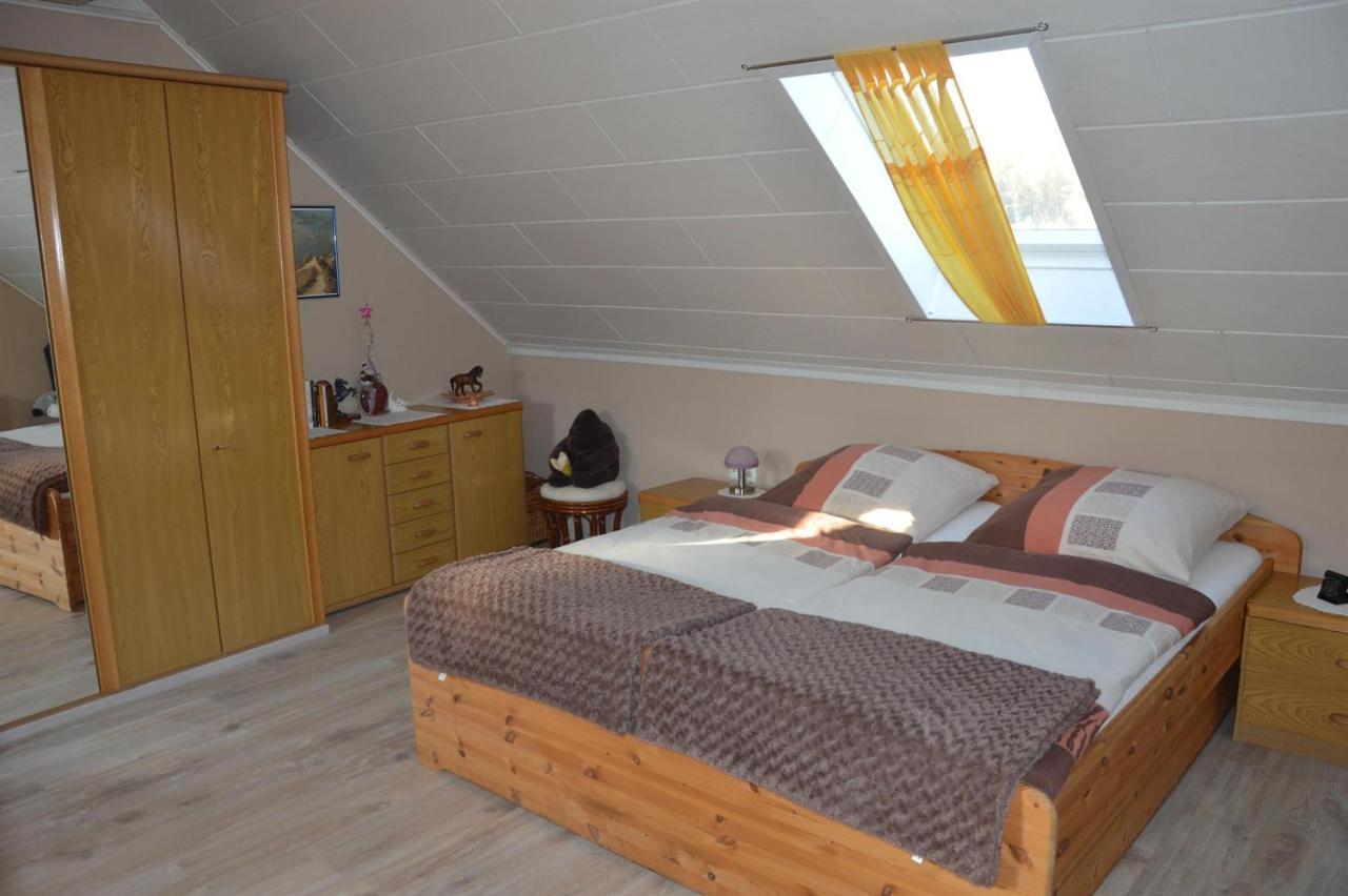 Ferienwohnung Auszeit Waxweiler Екстериор снимка